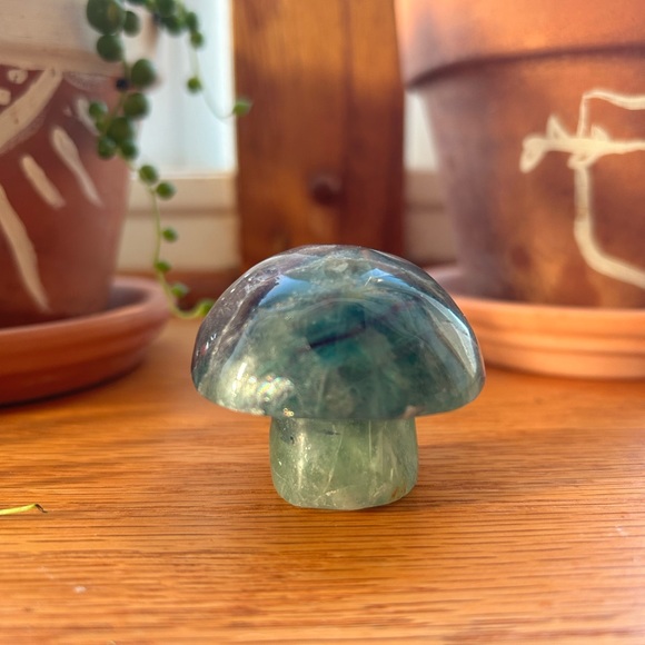 Crystal Mushroom - Picture 4 of 4